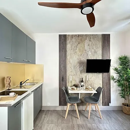 Elegant Escape Near The Arc De Triomphe Appartement *